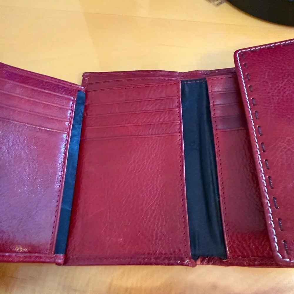 Fossil Red Leather Wallet - Picture 4 of 4